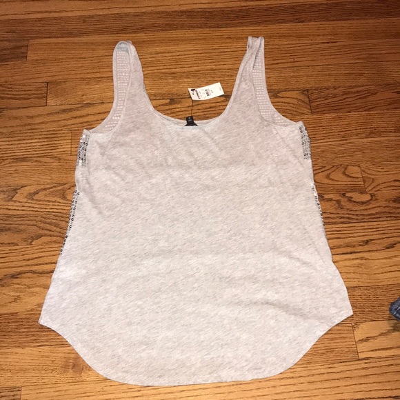 EXPRESS loose fitting sequin tank top NWT - Picture 3 of 3